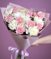 17 розовых и белых гвоздик 17 розовых и белых гвоздик